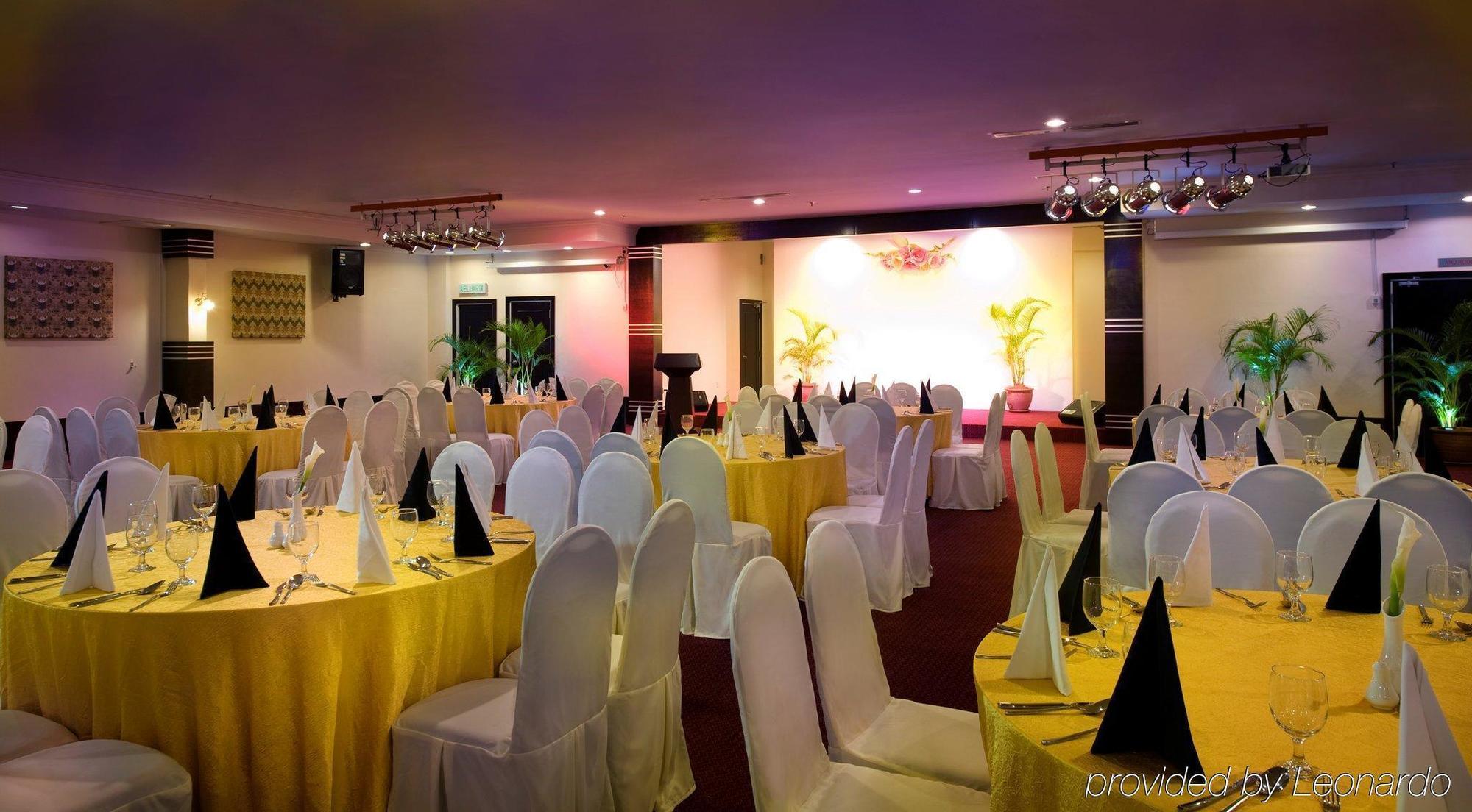 Wana Riverside Hotel Malacca レストラン 写真
